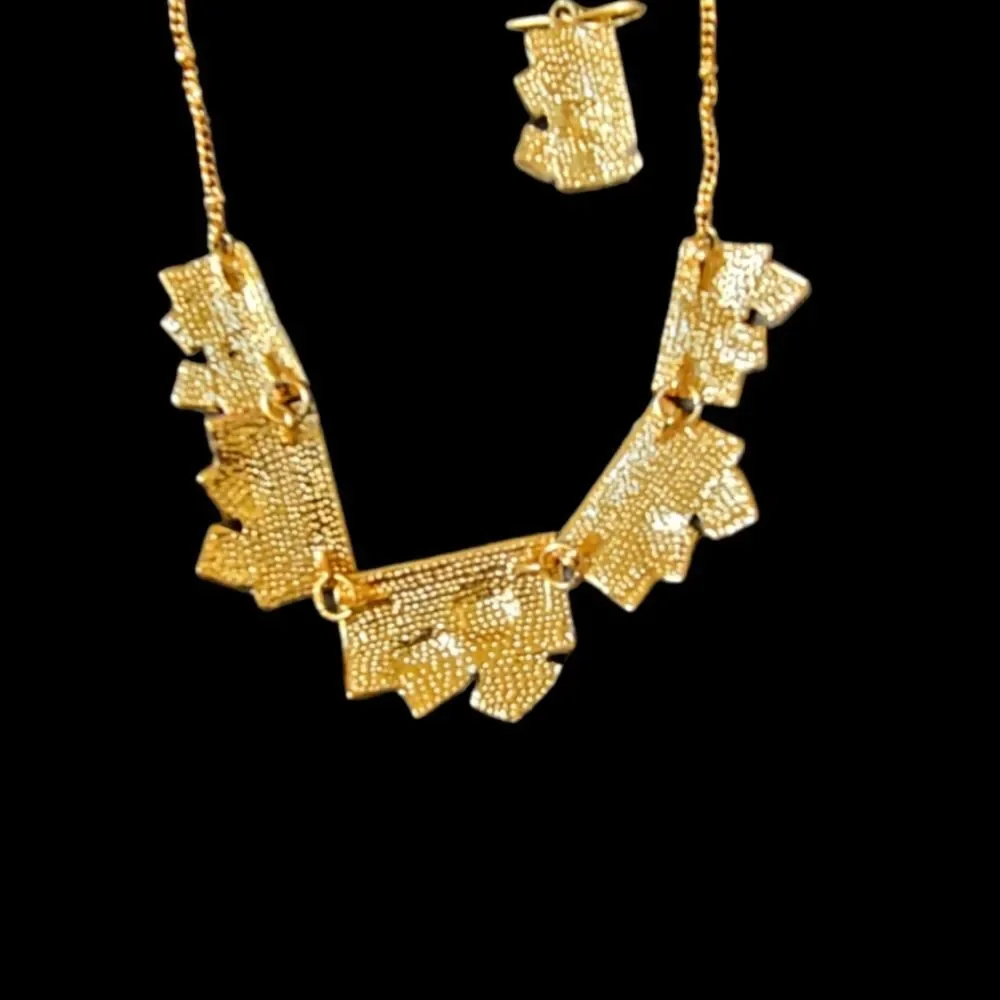 Statement Necklace And Pierced Earrings Paris! Ikita Red Enamel And Gold 16